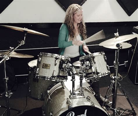 Pin By Nancy Flanagan On Drummergirl ️ Female Drummer Female Drummer