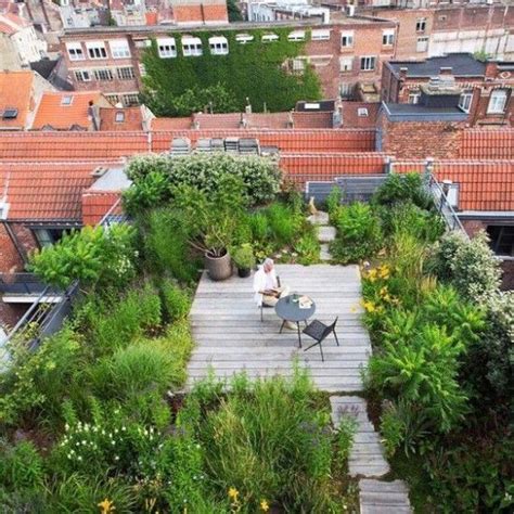 Solusi taman minimalis di lahan sempit dengan 20 desain taman di atap