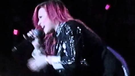 Demi Lovato Neon Lights 32314 Demi Drops Her Microphone Youtube