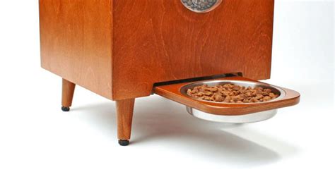 This Houndsy Wooden Dog Food Dispenser Might Be The Easiest Way To Feed