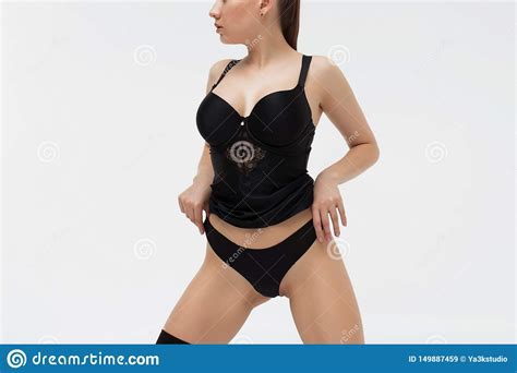 A Menina Sexy Mostra Lhe Os Peitos Imagem De Stock Imagem De Pele