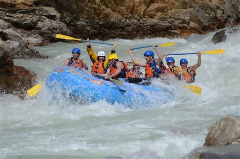White Water Rafting On The Bow River Canada Holidays Canada Holidays