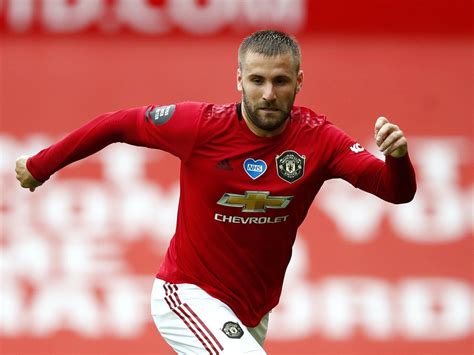 Manchester United's Luke Shaw set for month on sidelines with hamstring 