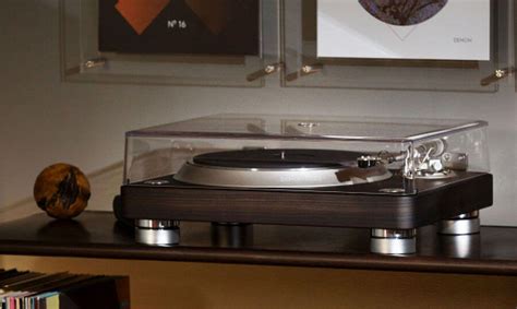 Denons Dp 3000ne Direct Drive Turntable Has The Pipe And Slippers