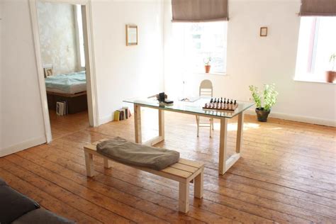Bei der hier angebotenen immobilie handelt es sich um eine individuell wunderschöne eigentumswohnung in. Großzügige Altbauwohnung 3 Zimmer - Wohnung in Düsseldorf ...