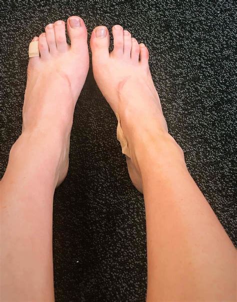 Ellie Goulding Feet Ellie Goulding Image Photo