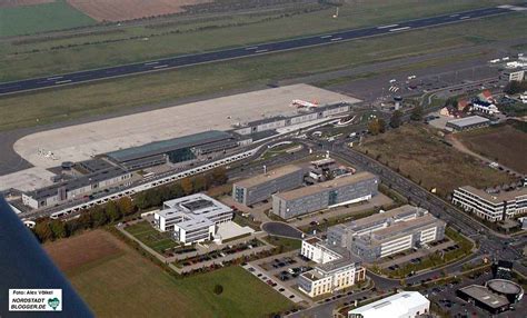 Darunter befinden sich die easyjet, germanwings, eurowings, germania und ryanair. Ankunft dortmund flughafen heute | Flughafen Dortmund ...