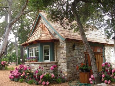 22 Beautiful Small House Designs Offering Comfortable Lifestyle Small
