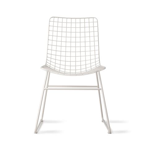 Our contemporary garden chairs are available in a range of styles for comfort, beauty and sophistication, with an array of colour options including bold reds and blues to add style to your space. HKliving | metal wire chair white