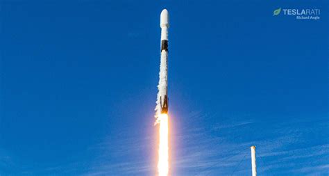 Spacex Rocket In Flight