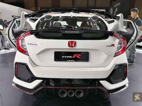 The honda civic type r is ready to tear up the track with a new limited edition trim in phoenix yellow, featuring forged bbs wheels. Civic Type R 2017 Ditapau "Ferrari Malaysia ...