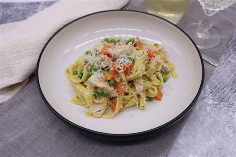 Creamy Chicken And Vegetable Tagliatelle Felly Bull