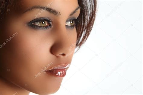 Green Eyed Beauty Of Mixed Race — Stock Photo