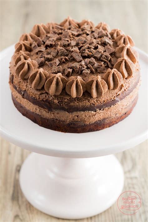 Und wenn schon gesündigt wird, schmeckt es mit ein bisschen schlagsahne gleich noch. Schoko-Brownie-Torte | Backen macht glücklich | Rezept ...