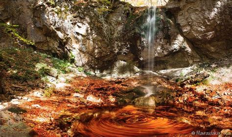 25 Beautiful Autumn Waterfall Pictures The Photo Argus