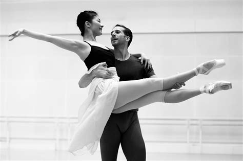 Korean dancer yuhui choe is a first soloist of the royal ballet. Yuhui Choe and Nehemiah Kish rehearsing Alice | Royal ...