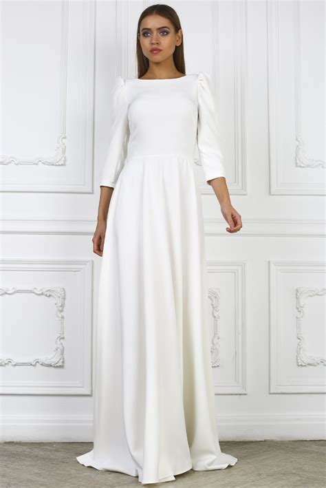 Белое вечернее платье в пол