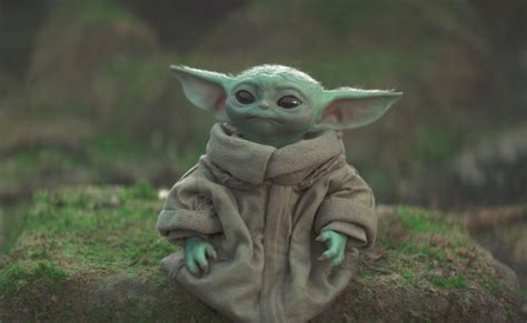 The Mandalorian Director Explains The Process Of Revealing Baby Yoda