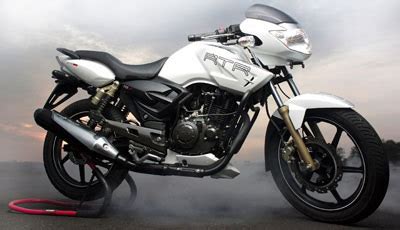 With an impressive power and torque along with lesser mass, the machine gets pulled off like a rocket. Onroad Price of TVS Apache RTR 180 White Color