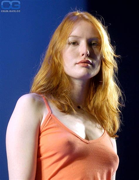 Alicia Witt Fakes Telegraph