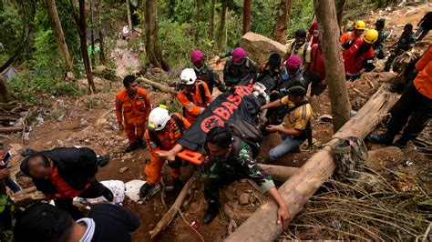 Death Toll From Indonesia Landslide Climbs To 17 The New York Times