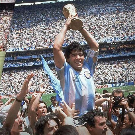 Mundo Del Fútbol Consternado Diego Maradona Muere A Los 60 Años