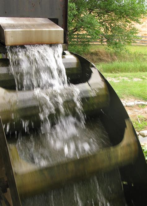 Water Wheel Water Wheel At The Grist Mill At Sauder Villag Flickr