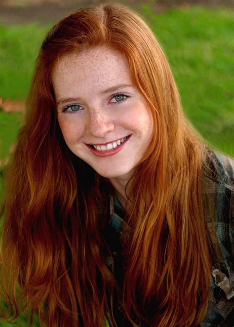 commercial shot in natural light stunning redhead senior portraits photo sessions redheads