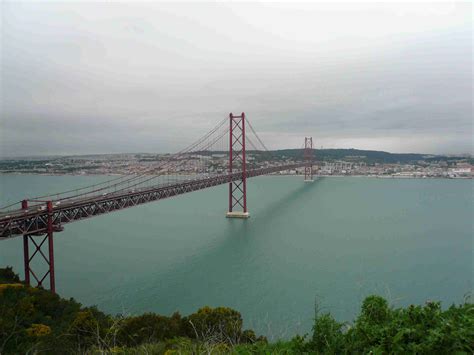 Hier findest du 12 top sehenswürdigkeiten, die du dir in lissabon anschauen musst. Portugal Lissabon Sehenswürdigkeiten: Monumento Cristo Rei