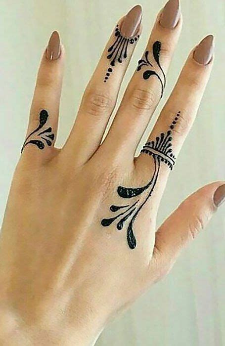 30 Beautiful Henna Tattoo Design Ideas And Meaning Henna Finger Tattoo