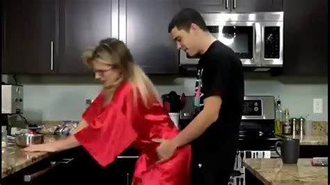 Mom Gets Breakfast Creampie From Son Faphuntr