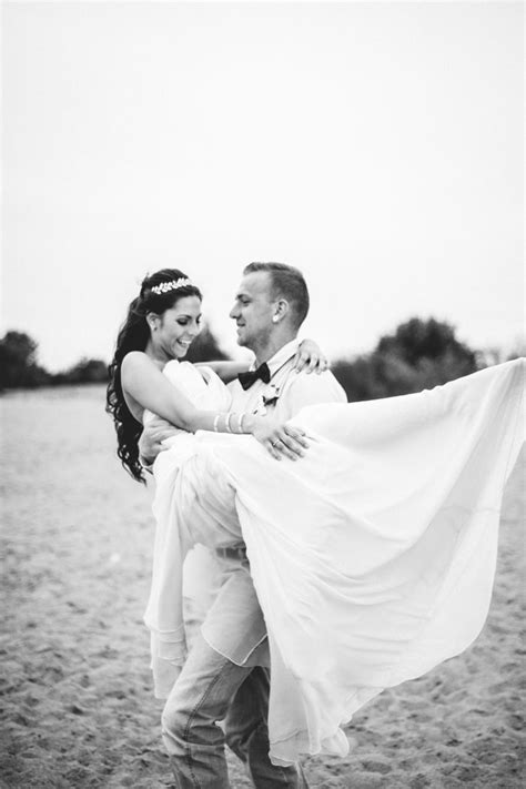 Hochzeitskleid ~ hochzeitskleider (brautkleid) und mode für die braut hochzeitsmode fast jedes kleid oder ensemble passt. Griechische Hochzeitsinspiration | Griechische hochzeit ...