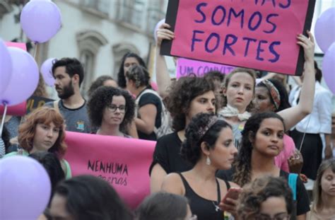 Mulheres saem às ruas no de Março contra os retrocessos do governo Bolsonaro CONFETAM
