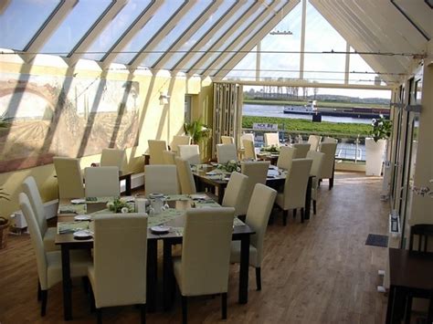 Für weitere angebote an häusern zum mieten klicken sie unten auf „mehr ergebnisse. Wintergarten am Rheinufer in Leverkusen Hitdorf mieten ...