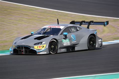 First Images Of The Aston Martin Vantage Dtm Race Car Touringcartimes