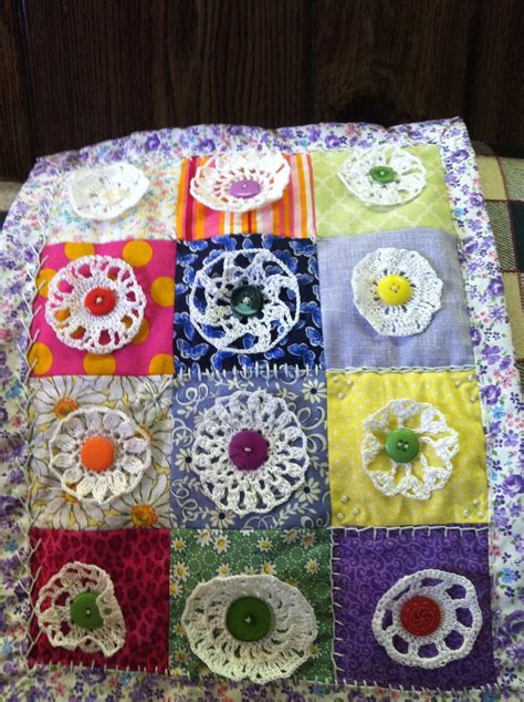 Mini Quilt Using Doilies And Embroidery Stitches Mini Quilts Easy