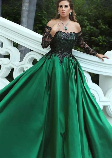 83 Plus Size Long Sleeve Ball Gown Prom Dresses