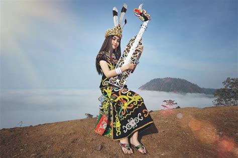 Karena di jaman yang semakin modern ini sangat banyak orang yang mulai meninggalkan musik tradisional nusantara. 5 Alat Musik Tradisional Kalimantan Yang Masih Sering Dimainkan Sering Jalan