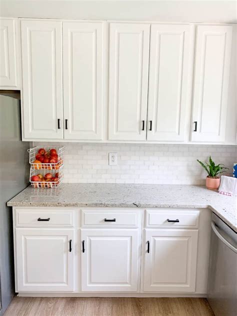 What Color Backsplash Goes Good With White Cabinets