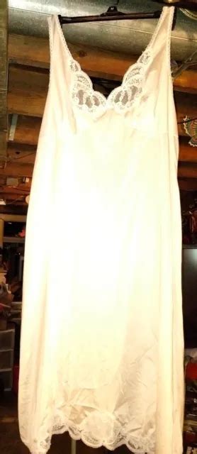 Vintage Wonder Maid Non Cling Full Ivory Slip Size Style A