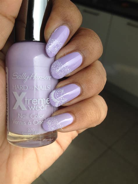 Lace Nail Design Elegant And Demure Sally Hansen Lacey Lilac Lace