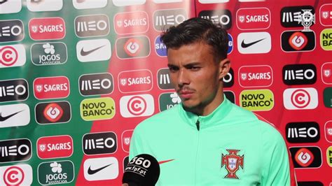 Latest on benfica midfielder diogo gonçalves including news, stats, videos, highlights and more on espn. Diogo Gonçalves acredita na passagem dos sub-20 aos ...