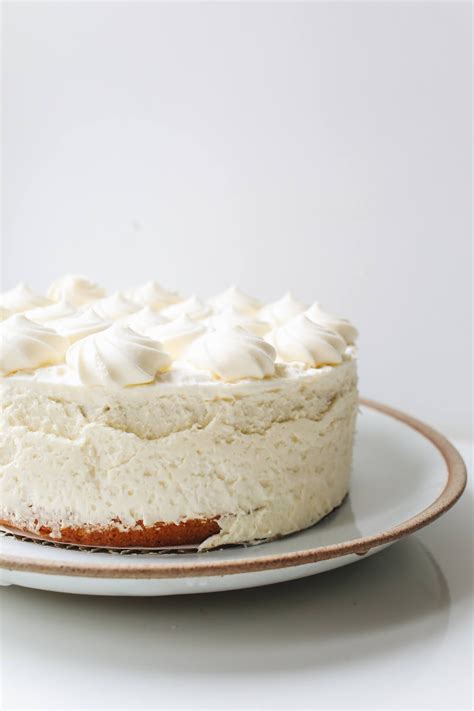 Best Easy White Cake Recipe You Also Love