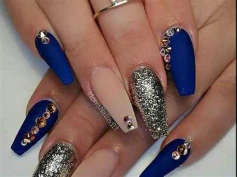 Uña con esmalte de uñas azul marino brillante sobre fondo blanco. UÑAS COLOR AZUL OTOÑO-INVIERNO 2017 - YouTube