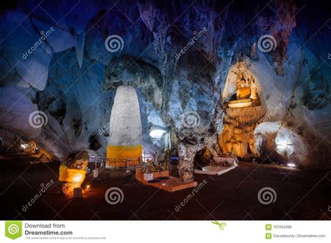 Giant Underground Cave In Asia With Huge Stalagmites Stalactites And