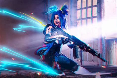 Valorant Player Cosplays Neon In An Electrifying Cinematic