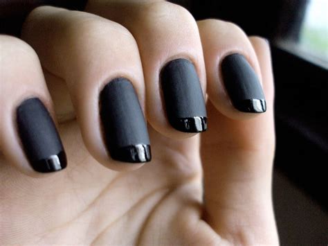 How to give yourself matte polish with shiny tips using any color.materials used:essie first base base coatessie matte about you top coatessie 'velvet voyeur. matte x glossy french tip | Nail art hacks