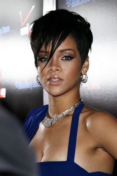 This year�s list comes with features to maintain rihanna returns to her short locks as she teases fans with a sexy picture from her new shoot. poisonyaoi: Rihanna Short Hairstyles