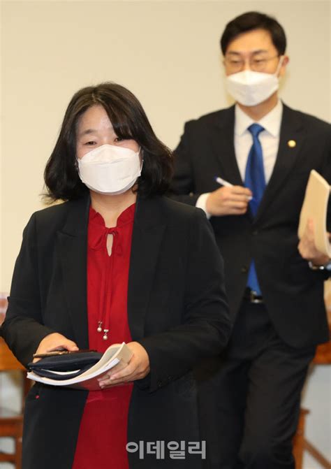 송화주가 송장번호를 수화인에게 알려주고 고의 또는 과실로 물품을 발송하지. 포토 > 택배노동자 대책마련 토론회 - 이데일리