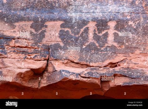 Petroglyphs Valley Of Fire State Park Nevada Stock Photo Alamy